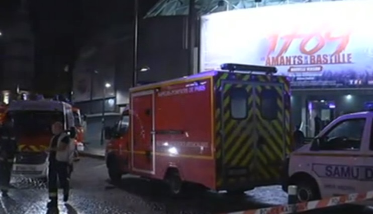 Explozie puternică într-un club din Paris, provocată de o trotinetă electrică. Trei persoane au fost rănite
