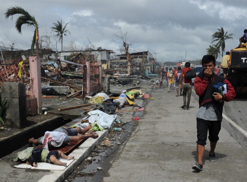 taifun filipine6-6199196-AFP Mediafax Foto-TED ALJIBE