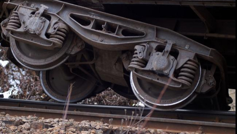 unul-dintre-vagoanele-trenului-bucuresti-istanbul-a-deraiat-in-bulgaria-nimeni-nu-a-fost-ranit-18461489