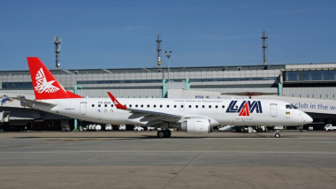 LAM Mozambique Airlines Embraer 190 Volpati 1