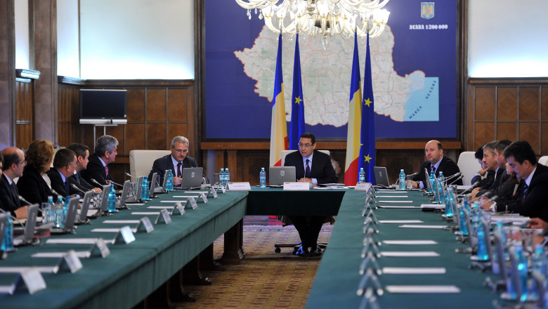 Victor Ponta cabinet sedinta de Guvern octombrie 2013 - gov.ro