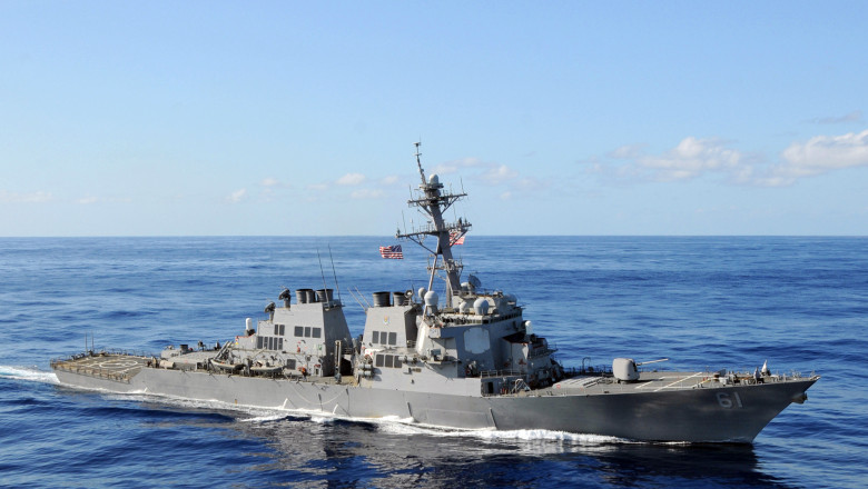 US Navy 080906-N-1082Z-142 The guided-missile destroyer USS Ramage DDG 61 transits the Atlantic Ocean 1