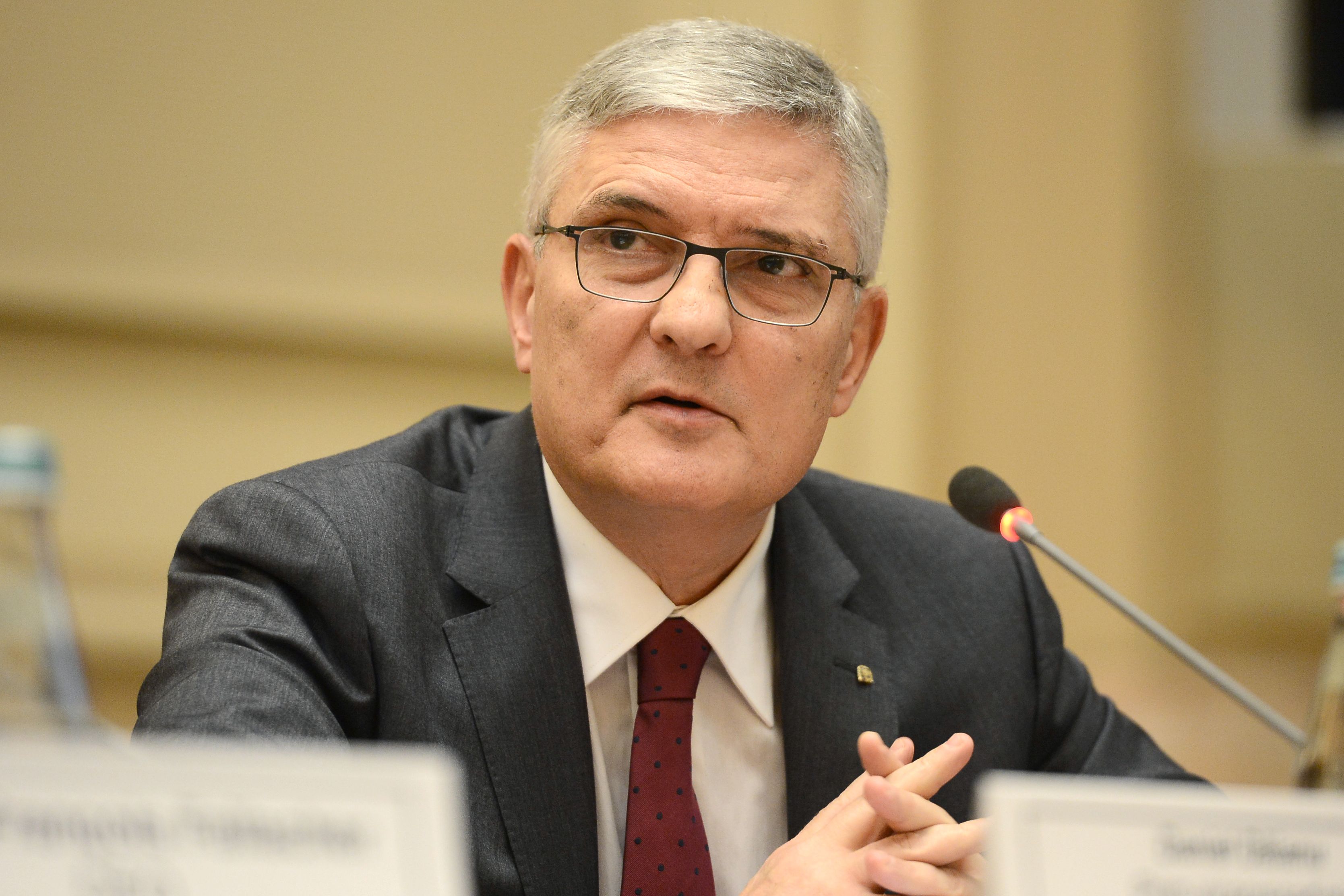 Un guvern cu puteri depline, necesar pentru rectificare și bugetul pe 2027. Daniel Dăianu: „Trebuie să reparăm finanțele publice”
