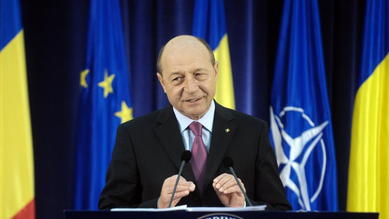 327126-basescu