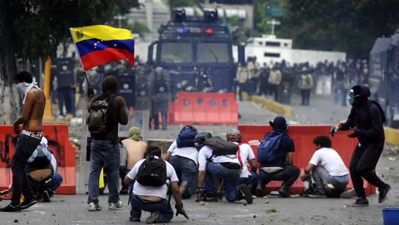 Proteste violente Venezuela - AFP Mediafax Foto-LEO RAMIREZ