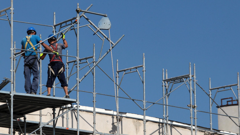 muncitori constructii mediafax 1