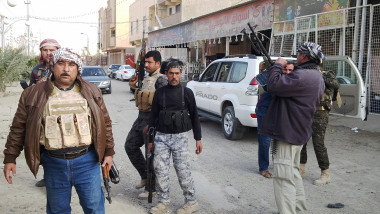 Militanti Irak 6328309-AFP Mediafax Foto-AZHAR SHALLAL