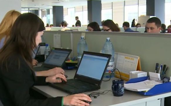 Numărul locurilor pentru internship în instituții de stat și firme private va fi dublat. Ce mai prevede proiectul adoptat de Parlament