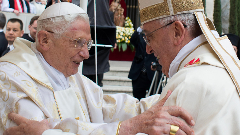 Papa Francisc si papa Benedict-AFP Mediafax Foto--