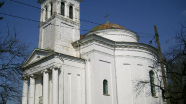 biserica-ruginoasa-1