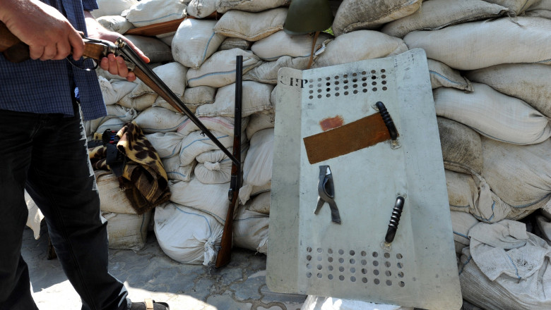 Militant prorus stare de razboi Donetk Ucraina-AFP Mediafax Foto-VIKTOR DRACHEV-2