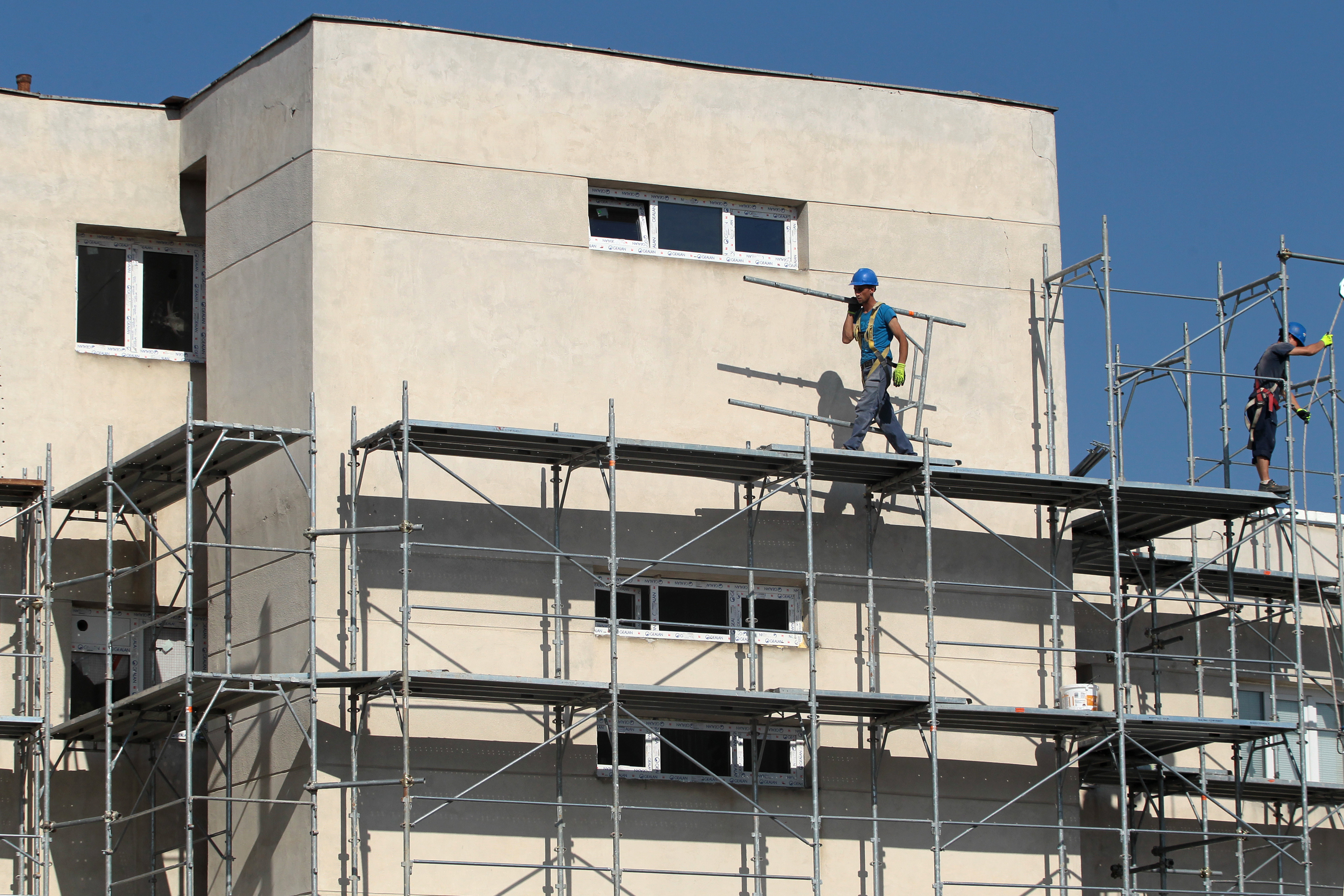 Consiliul Local al Sectorului 1 a introdus taxa de reabilitare termică pentru blocurile anvelopate. Cine plătește și în ce condiții