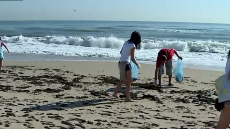 voluntri curata plaje
