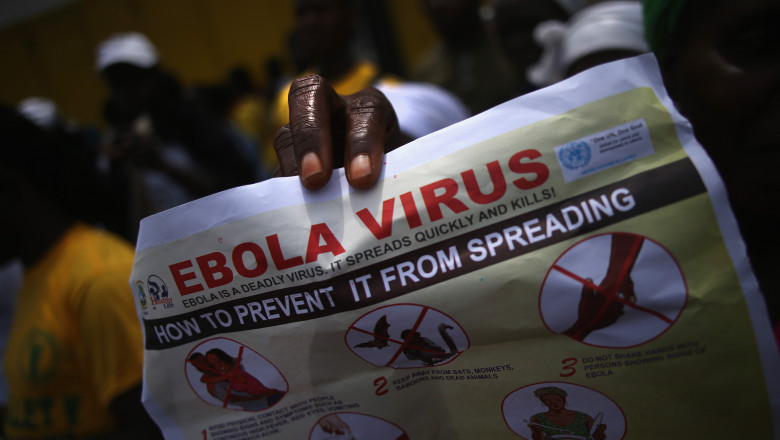 pliante despre ebola
