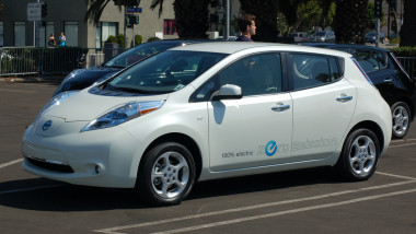 Nissan LEAF Glacier Pearl White