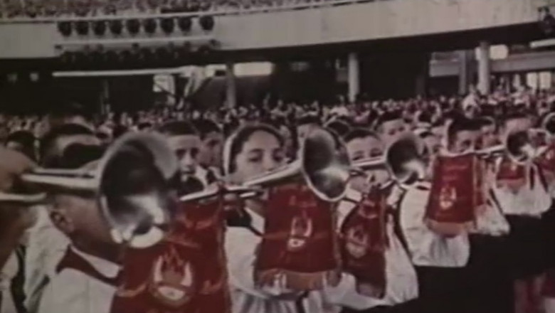 pionieri cu trompete