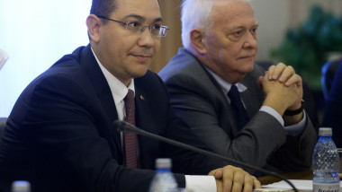 Victor Ponta si Viorel Hrebenciuc-Mediafax Foto-Marius Dumbraveanu