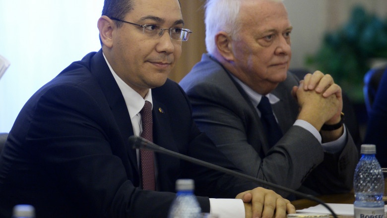 Victor Ponta si Viorel Hrebenciuc-Mediafax Foto-Marius Dumbraveanu
