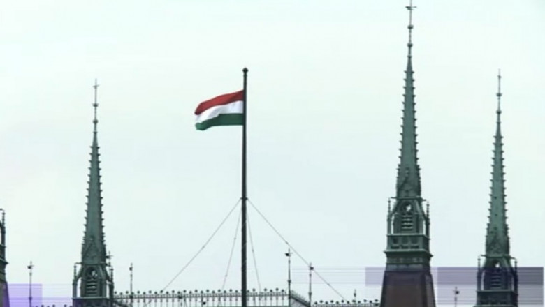 ungaria steag pe parlament