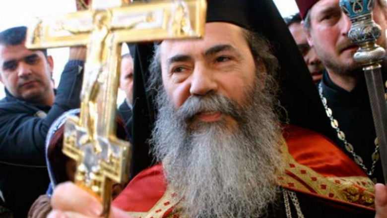 patriarhul-teofil-al-ierusalimului w747 h800 q100