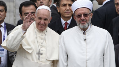 papa francisc muftiul istanbul 29.11 getty images - crop