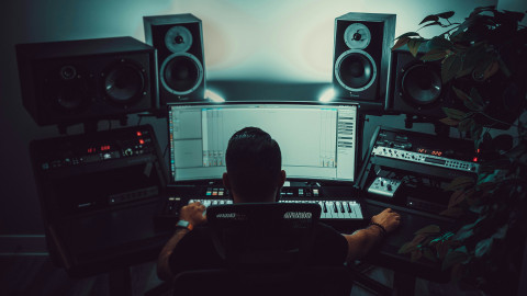 troy-t-dX76Mts-LVM-unsplash