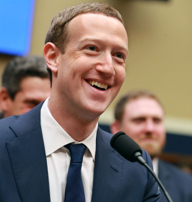 Facebook CEO Mark Zuckerberg in fata senatului