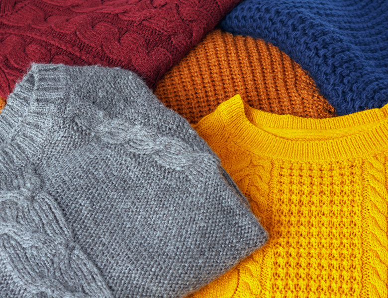 pulovere in mai multe culori