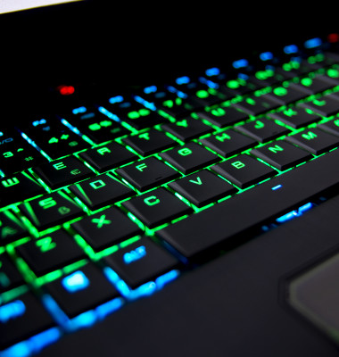 tastatura laptop colorata