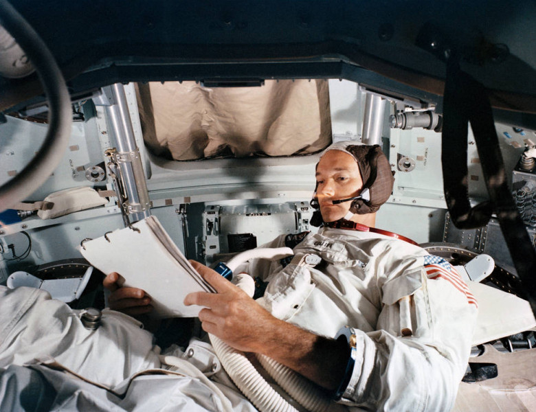 Apollo 11: ManŐs First Moon Walk