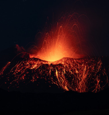 Activity Of The "Saddle Cone" Of The New Southeast Crater Of Mount Etna
