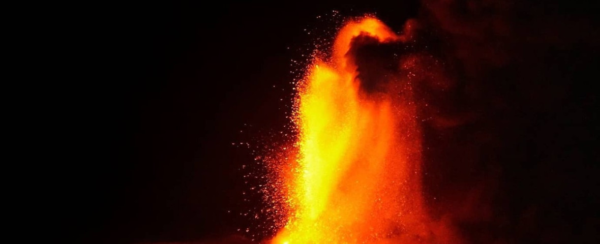 eruptie vulcanul etna