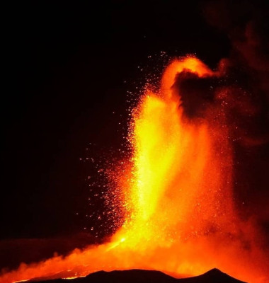 eruptie vulcanul etna