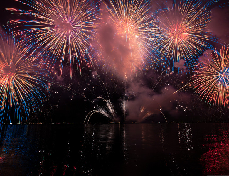Focuri de artificii/ Shutterstock