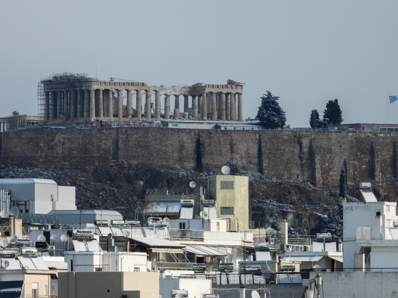 Atena, sub zăpadă în urma furtunii „Barbara”/ Profimedia