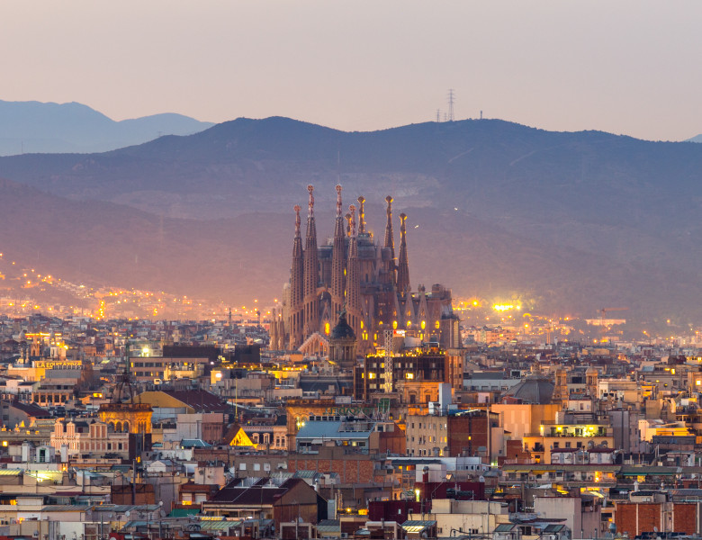 Aerial,Panorama,View,Of,Barcelona,City,Skyline,And,Sagrada,Familia