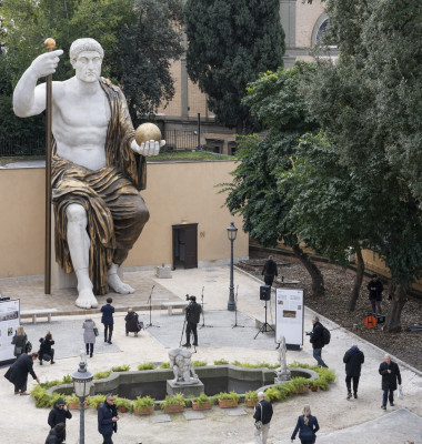 Statuia colosală a împăratului Constantin, reconstituită la Roma/ Profimedia