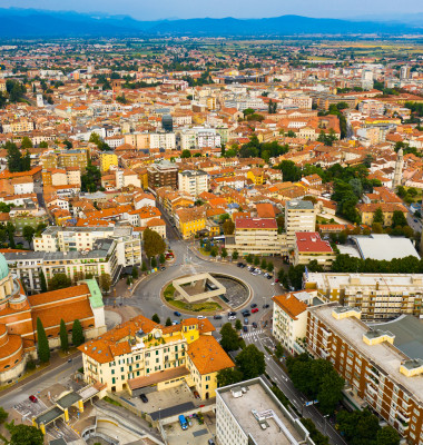 Panoramic,Aerial,View,Of,Udine,Cityscape,,Italy