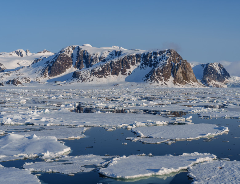 View,Of,Arctic,Landscape,In,Svalbard