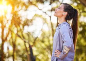 Mers pe jos/ Shutterstock