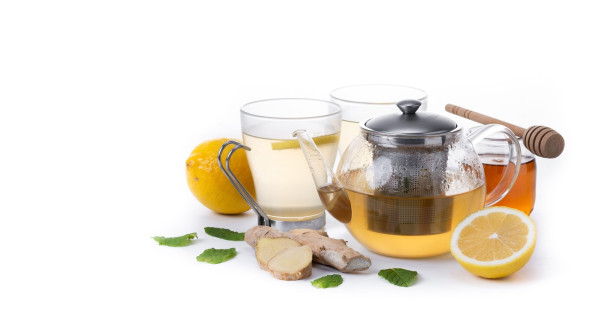 Ai mâncat prea mult? Patru băuturi care îți pot calma rapid stomacul