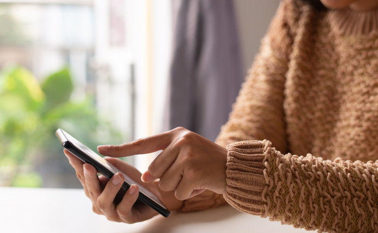 telefon, social media, scroll