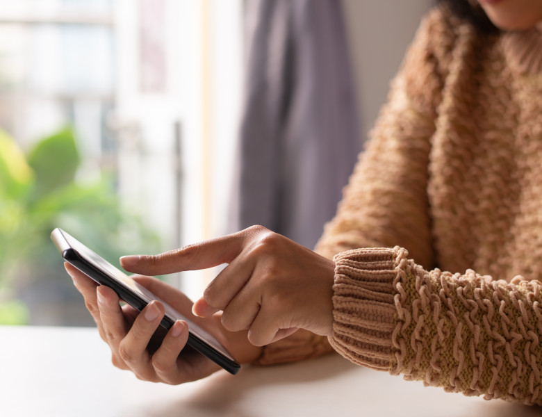 telefon, social media, scroll