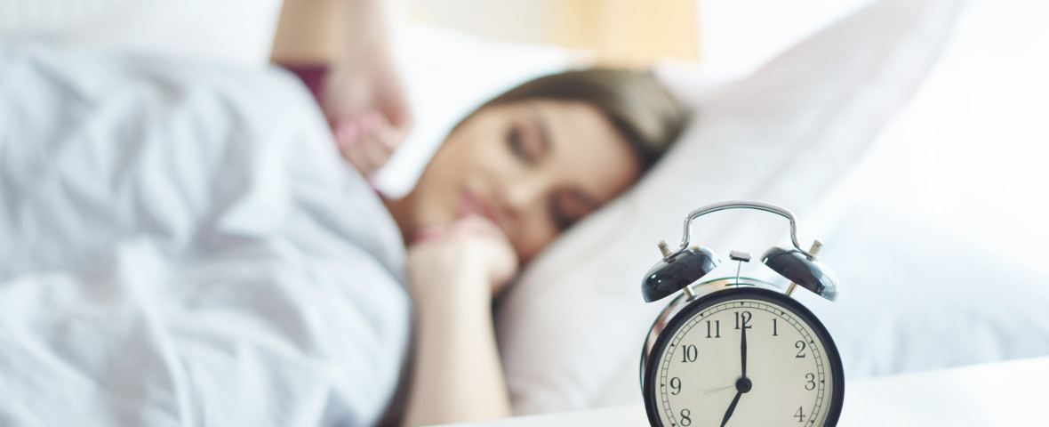 ceas cu alarma, somn, trezire