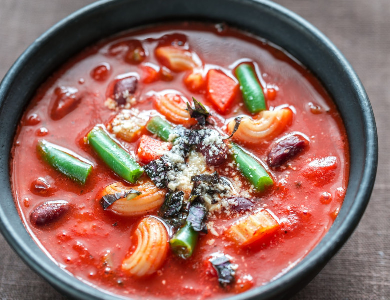 Supă minestrone