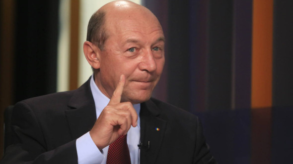 Traian Băsescu și soția lui au împlinit 50 de ani de căsnicie și au făcut slujbă în biserică. Cum arată Maria la 74 de ani