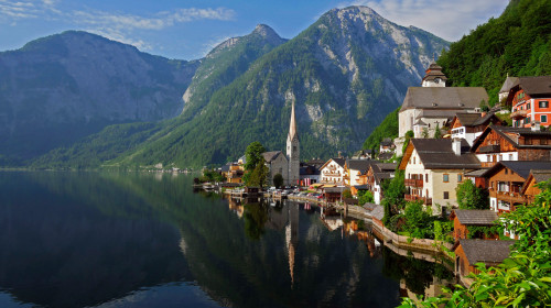 Town of Hallstatt on Lake Hallstatt, Salzkammergut, Upper Austria, Austria