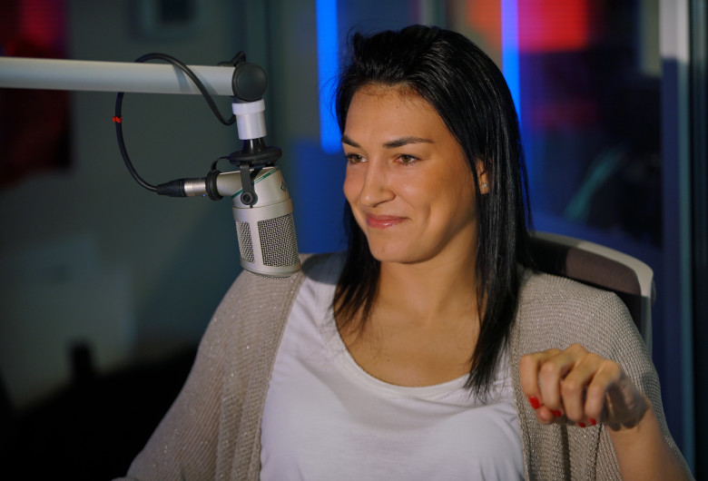 cristina neagu 3