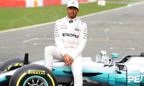 racer-lewis-hamilton-mst
