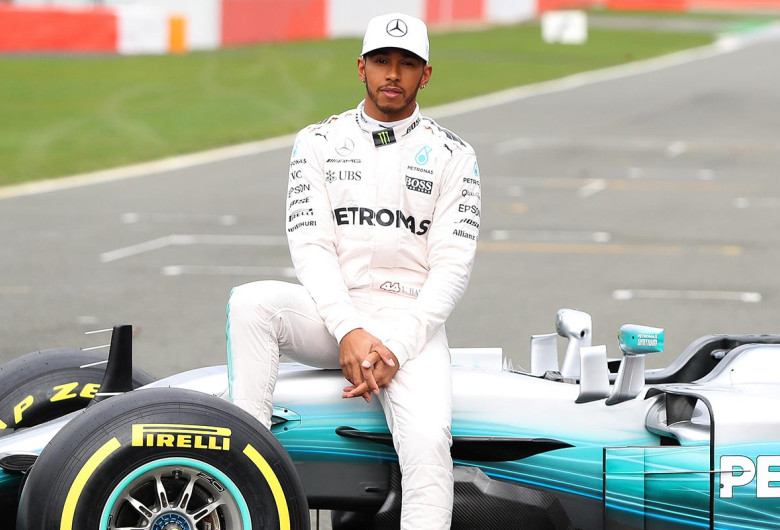 racer-lewis-hamilton-mst